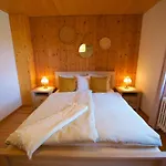 Апартаменты 6 Personnes Avec Sauna Лейсен