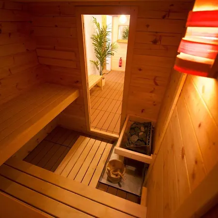 6 Personnes Avec Sauna レイサン