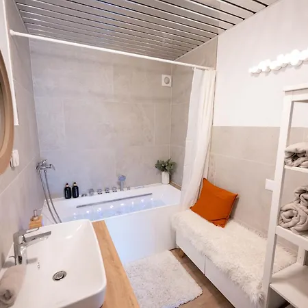 דירה Avec Terrasse Et Vue Alpine *