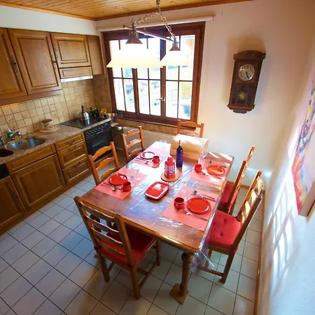 6 Personnes Avec Sauna לייסין